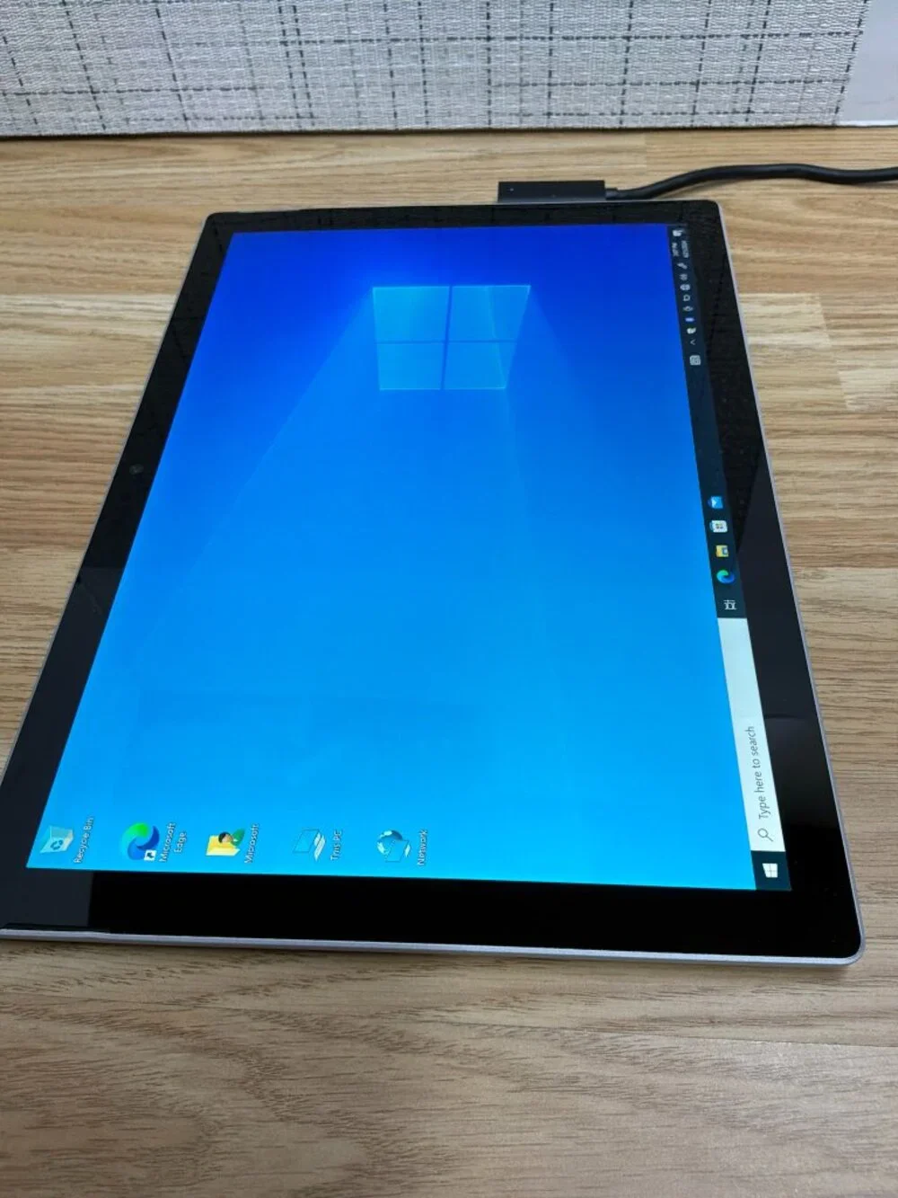 Microsoft Surface Pro 5 i5-7300U 8GB RAM 128GB SSD 12.3